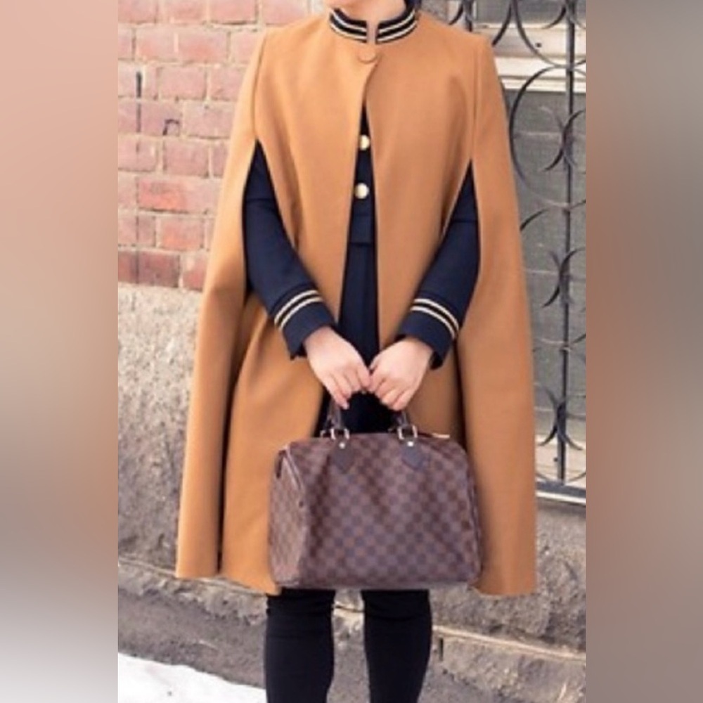 NWT ZARA cape coat 🧥.